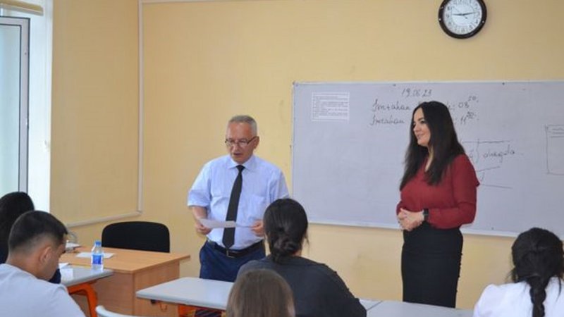 Kollecdə yaz semestrinin imtahan sessiyası davam edir.